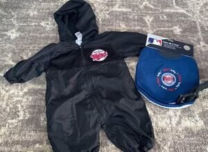 Minnesota Twins Baby Lot 6 9 Months Windsuit Bib Set MLB NWT NWOT